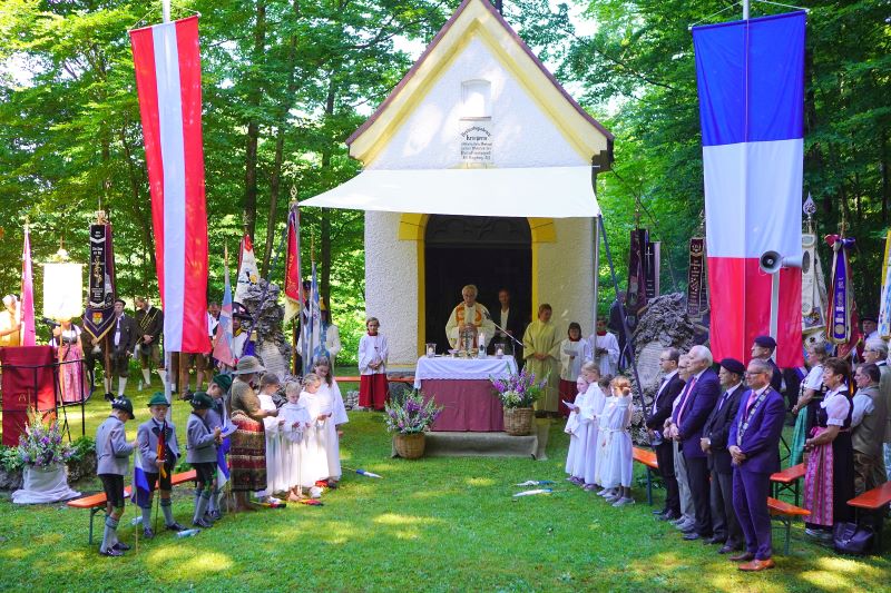 alt buchenwaldgedenken altar 25 800px