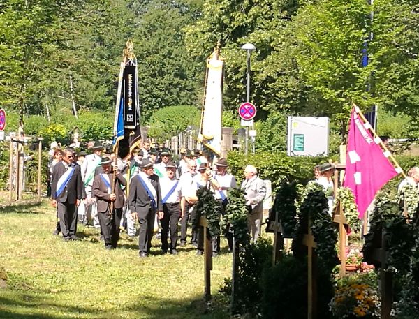 Einzug in den Soldatenfriedhof 600 IMG 20190630 105204