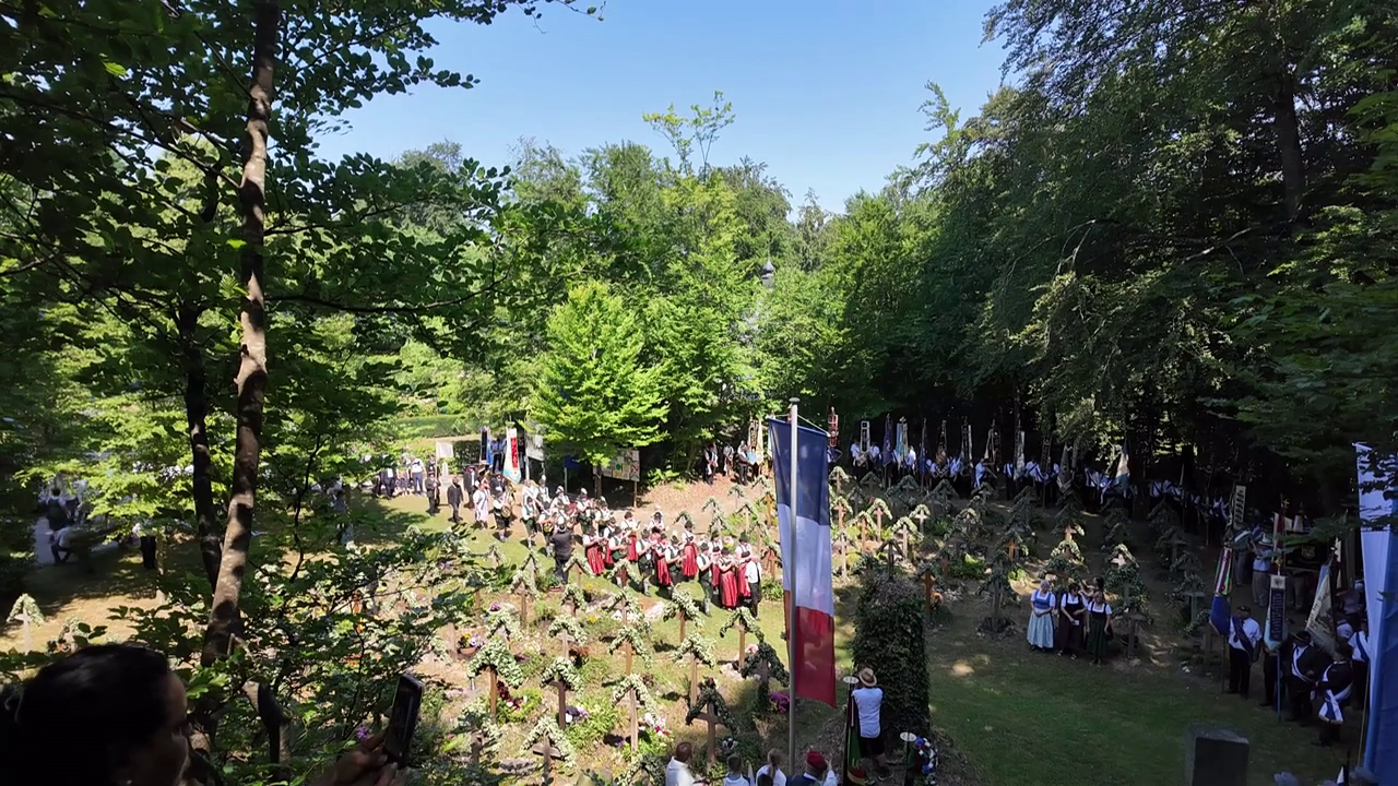 Soldatenfriedhof Einmarsch vlcsnap 2026 08 26 17h12m16s493